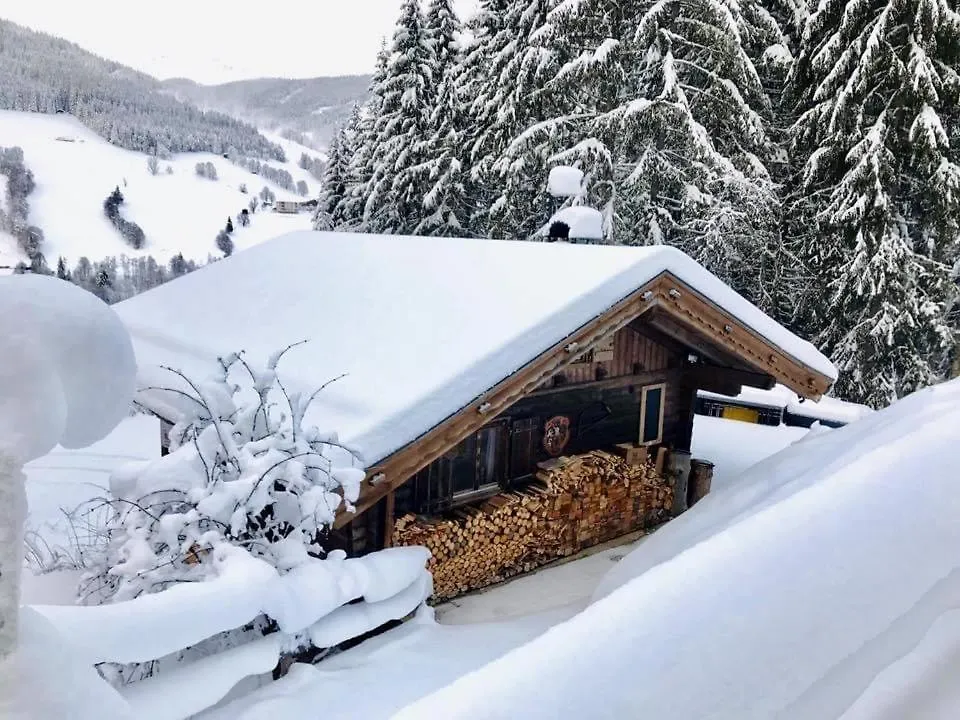 Alpstuga Wasserfallhuette Saalbach